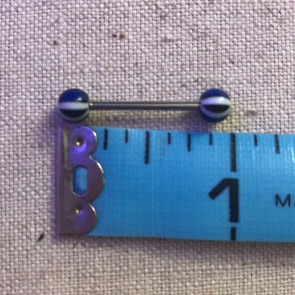 14g Tongue Ring - Picture 4 of 4